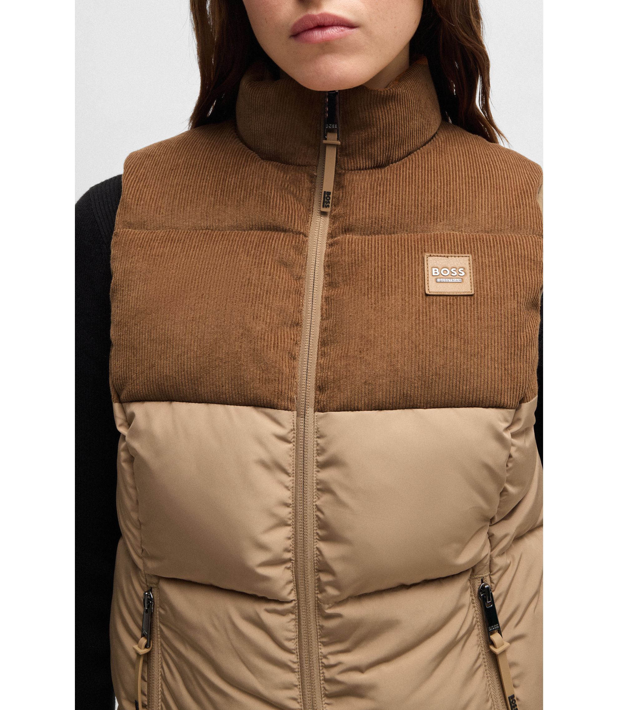 BOSS - Wasserdichte Reitsport-Weste mit Cord-Besatz - Beige