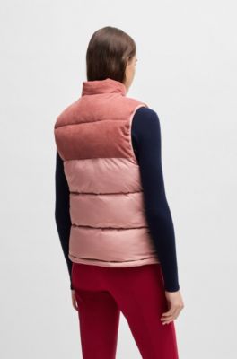 Doudoune d&rsquo;&eacute;quitation imperm&eacute;able sans manches avec finition en velours c&ocirc;tel&eacute;, Rose clair