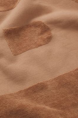 Cotton-velvet beach towel with sculpted logo, Light Brown