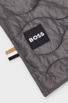 Quilted blanket with travel case, Dark Grey