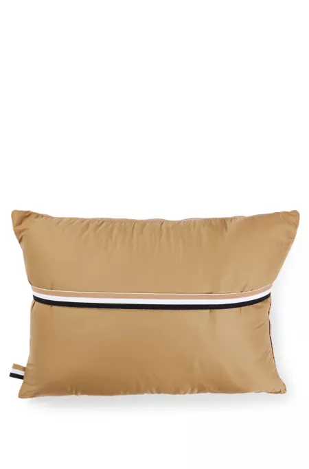 Quilted blanket with travel case