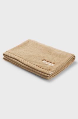 Cotton bath mat with contrast embroidered logo, Beige