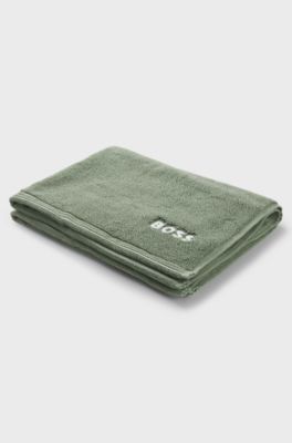 Cotton bath mat with contrast embroidered logo, Green