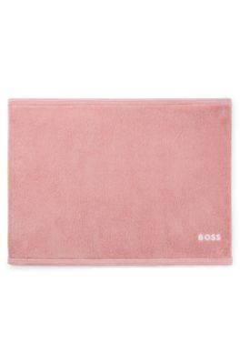 Cotton bath mat with contrast embroidered logo, light pink