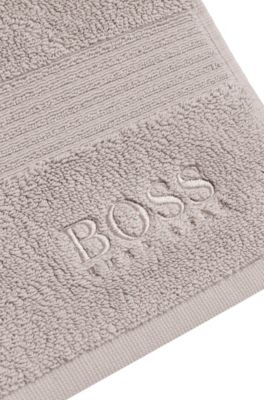 Badematte aus Baumwolle mit Logo-Stickerei, Hellbeige