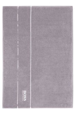 Cotton bath mat with contrast logo embroidery, Grey