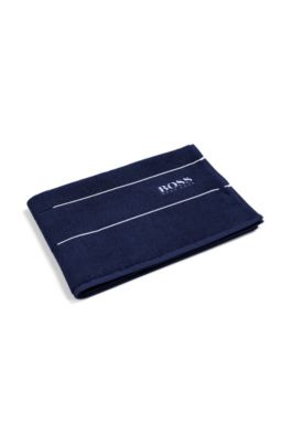 Tapis de bain en coton avec logo contrastant brod&eacute;, Bleu fonc&eacute;