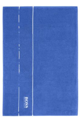 Cotton bath mat with contrast logo embroidery, Blue