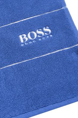 Cotton bath mat with contrast logo embroidery, Blue