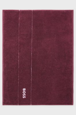 Cotton bath mat with contrast logo embroidery, Dark Purple