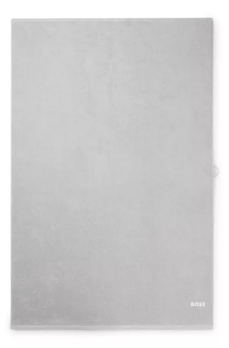 Badetuch aus Baumwolle mit kontrastfarbener Logo-Stickerei