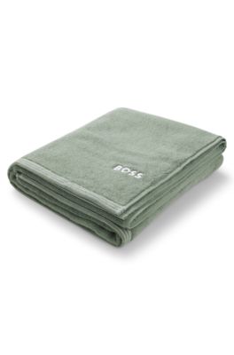 Cotton bath sheet with contrast embroidered logo, Green