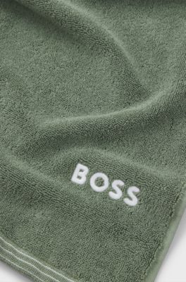 Cotton bath sheet with contrast embroidered logo, Green