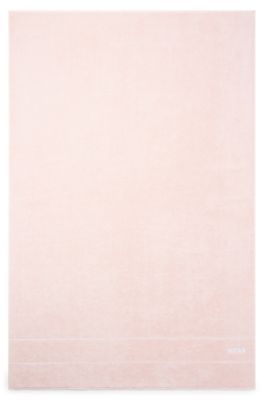Badetuch aus Baumwolle mit wei&szlig;er Logo-Stickerei, Pink