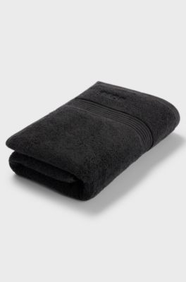 Zwarte katoenen badhanddoek met logostiksel, Zwart