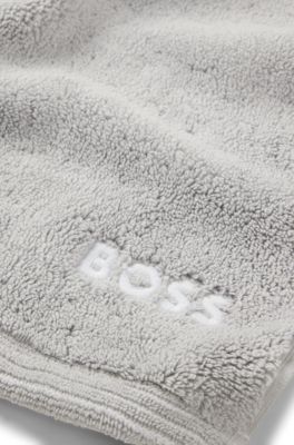 BOSS - Duschtuch aus Baumwolle mit kontrastfarbener Logo-Stickerei