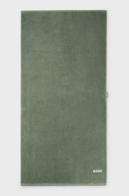 Cotton bath towel with contrast embroidered logo, Green