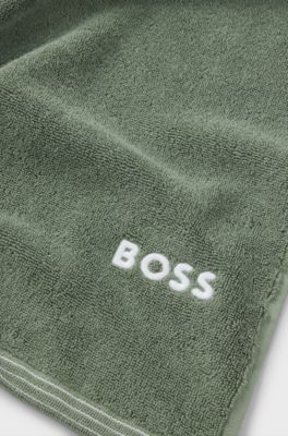 Cotton bath towel with contrast embroidered logo, Green