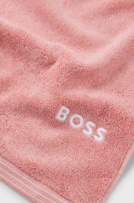 Cotton bath towel with contrast embroidered logo, light pink