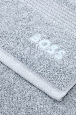 Cotton bath towel with tonal embroidered logo 2