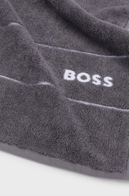 Serviette de bain en coton avec logo brod&eacute; blanc, Gris sombre