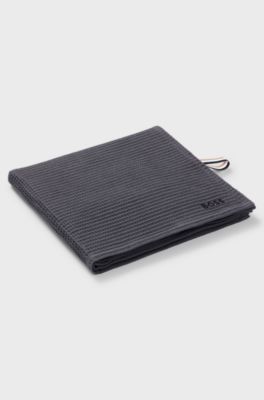 Honeycomb-cotton bath towel with signature-stripe strap, Dark Grey