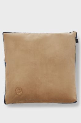 Housse de coussin en velours &agrave; monogramme Double B, Beige clair