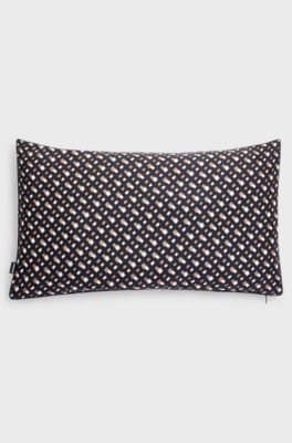Pudebetr&aelig;k med monogramprint i silke, M&oslash;nstret