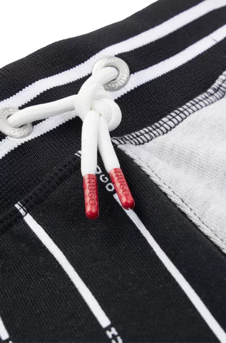 Short en coton mélangé avec différents logos pour enfant