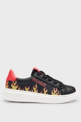 Sneakers per bambini in nappa con grafica con fiamma, Nero