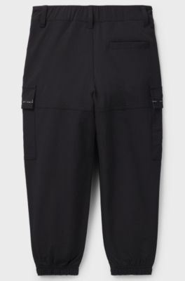 Pantaloni cargo per bambini con rifiniture brandizzate sulle tasche, Nero