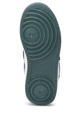 Baskets en m&eacute;lange de mati&egrave;res avec languette en mesh pour enfant, Blanc