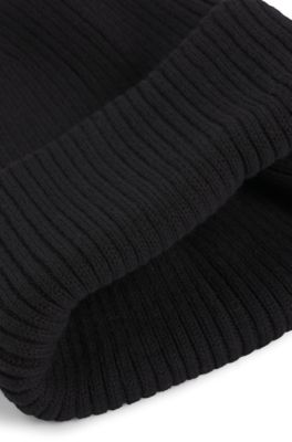 Kids' knitted beanie hat with red logo label, Black