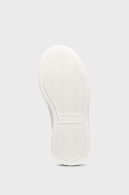 Barnsneakers i l&auml;der med loggor, Vit