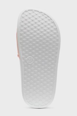 Kids' faux-leather slides with heart-shaped logo print, light pink