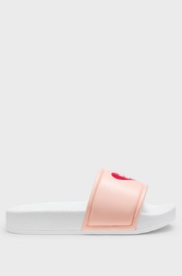 Kids' faux-leather slides with heart-shaped logo print, Light Pink