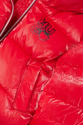 Doudoune &agrave; capuche pour enfant en tissu froiss&eacute; enduit, Rouge