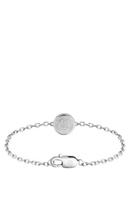 Brazalete plateado con medall&oacute;n con monograma Double&nbsp;B, Tono plateado