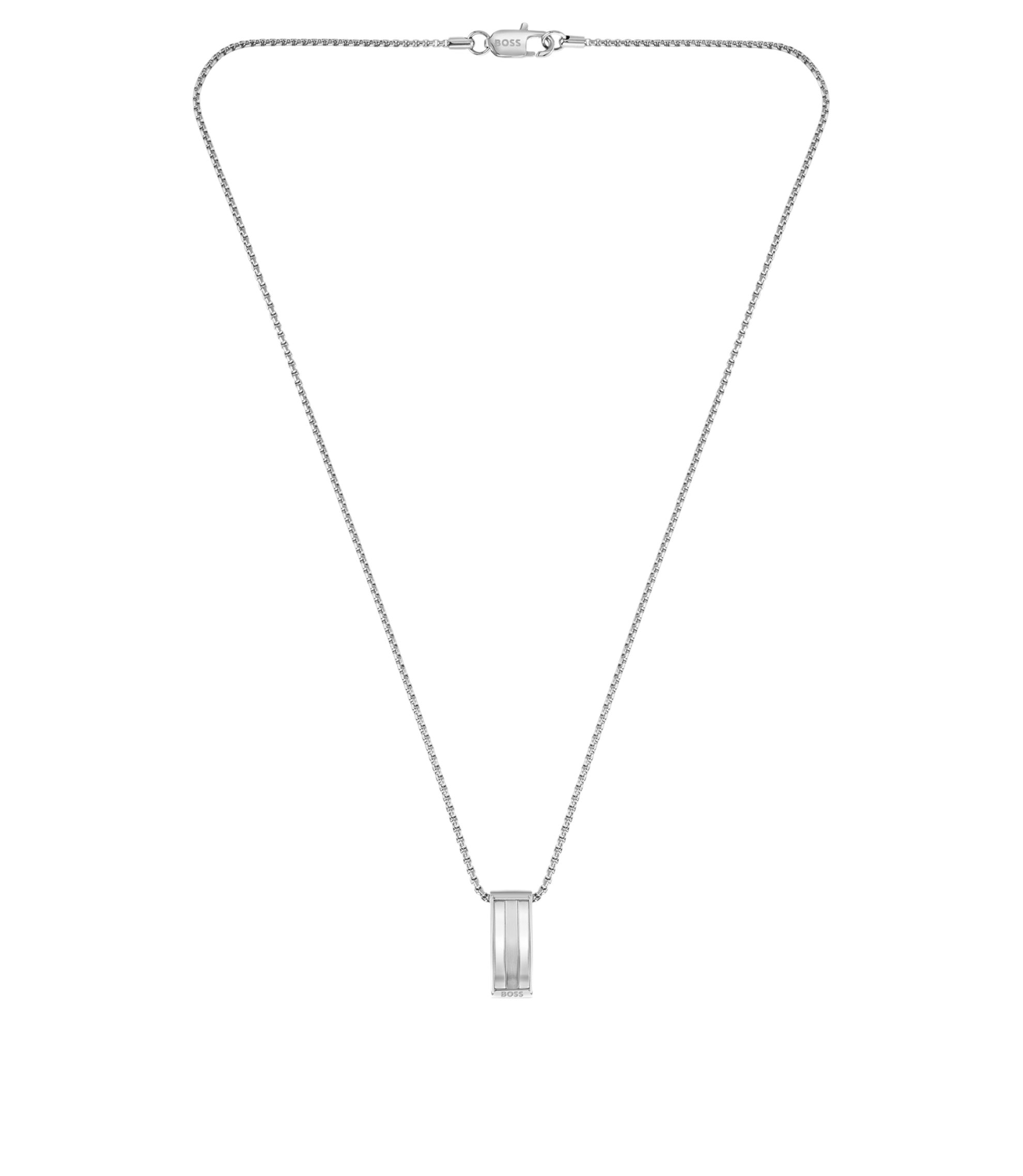 Silberfarbene Halskette mit Anhänger in Streifenoptik