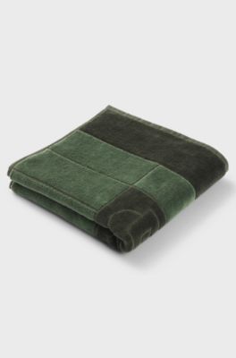 Cotton hand towel with carved Double B monogram, Green