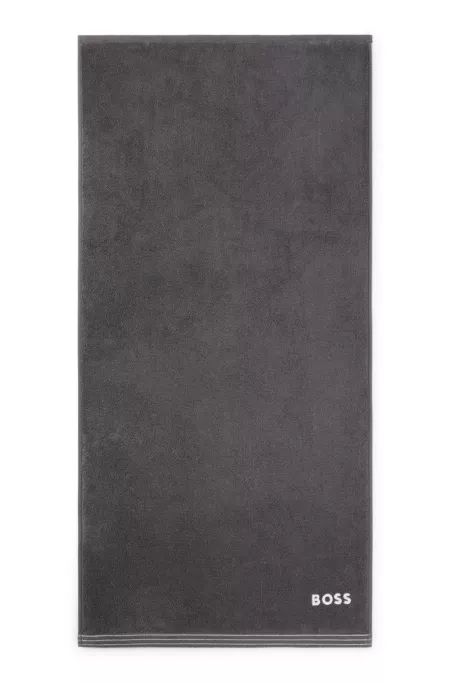 Cotton hand towel with contrast embroidered logo