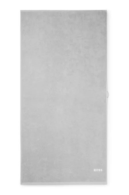 Cotton hand towel with contrast embroidered logo