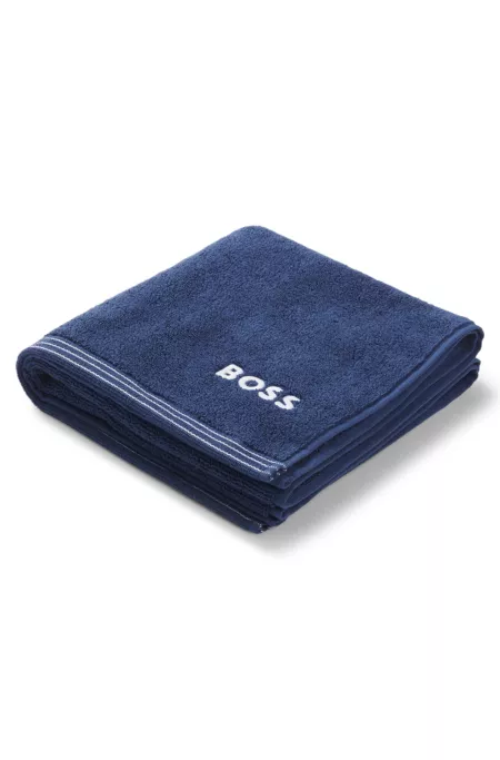 Cotton hand towel with contrast embroidered logo