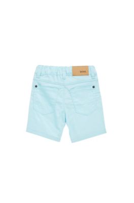 Shorts tipo bermudas para ni&ntilde;os en algod&oacute;n el&aacute;stico con logo, Celeste