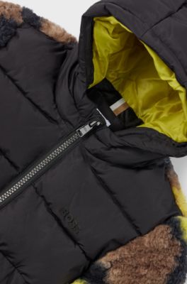 Giubbotto per bambini con dettagli in sherpa camouflage, Nero