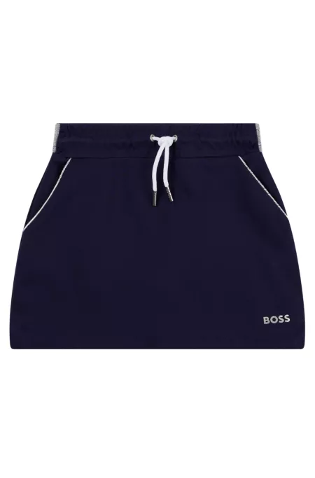 Kids-Rock mit kontrastfarbenen Paspeln und Logo