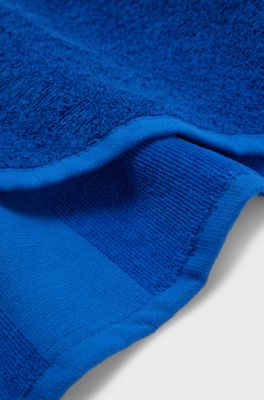 Kids' beach towel in cotton with logo and stripe, Blue