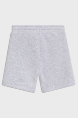Shorts para ni&ntilde;os en forro polar con logo estampado vertical, Gris claro