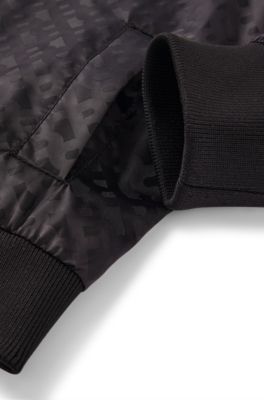 Chaqueta con monogramas y parche de logo para ni&ntilde;os, Negro