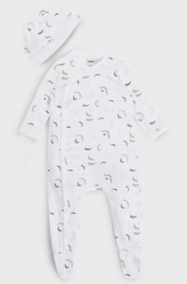 Gift-boxed sleepsuit and hat set for babies, Patterned